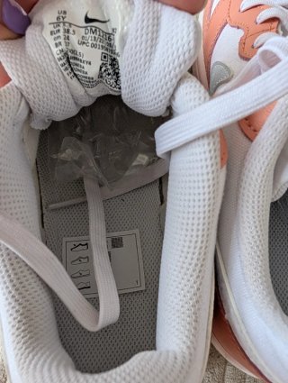 Zapatillas Nike Blancas y Naranja Nuevas