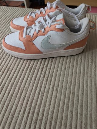Zapatillas Nike Blancas y Naranja Nuevas