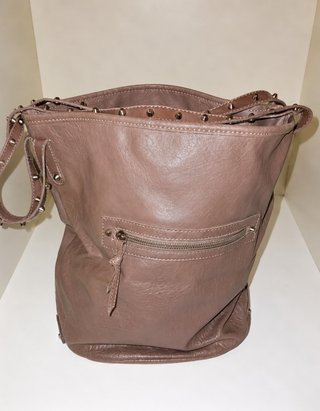 Bolso cesta tachuelas beige/taupe