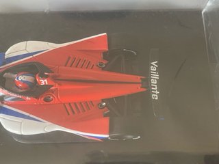 Coche Indycar Spark 1/43 Vaillante para reparar.