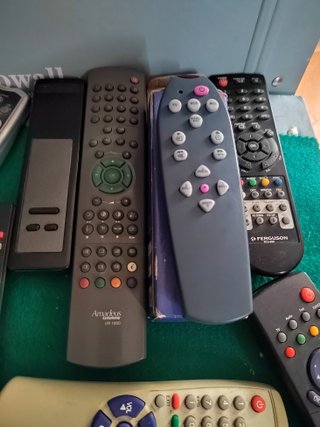 Lote 20 Mandos a Distancia TV/TDT Variados