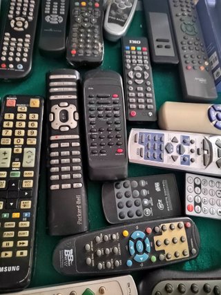 Lote 20 Mandos a Distancia TV/TDT Variados