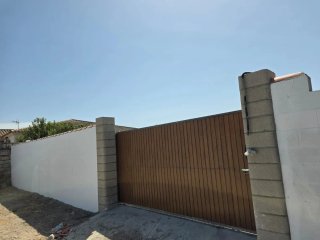 Se vende parcela con apartamento en Chiclana