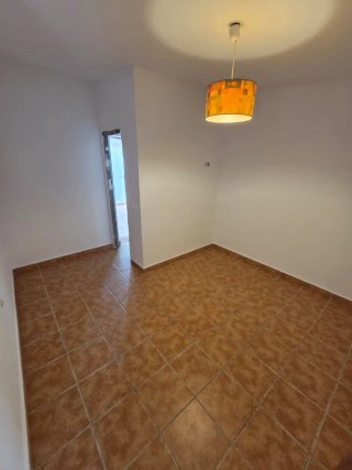 Se vende parcela con apartamento en Chiclana