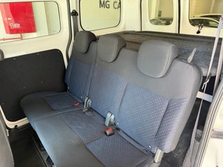 Nissan NV200 2014 DOBLE PUERTA LATERAL