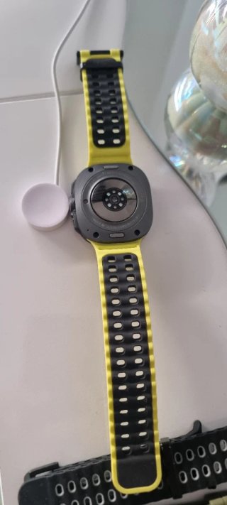 Reloj Inteligente Amarillo y Negro