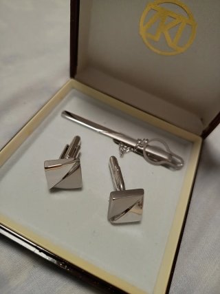 Juego Gemelos y Pilla Corbata Orbana