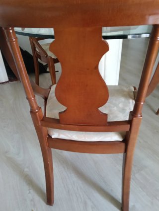 Mesa redonda de cristal y 3 sillas madera