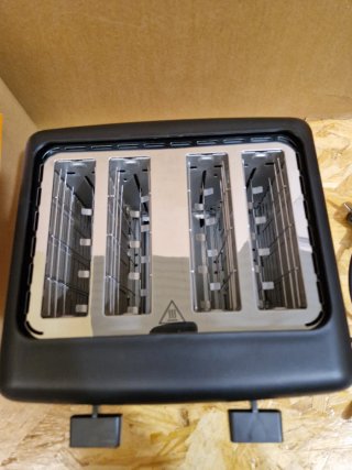 Tostadora Amazon Basics Negra 4 rebanadas