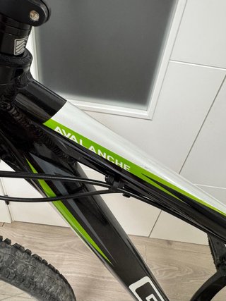 Llanta Maxxis 26x2.35