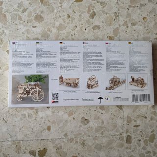 UGEARS Tractor Modelo Mecánico Madera