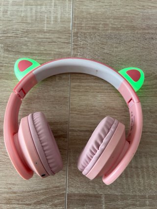 Auriculares con orejas de gato LED rosa