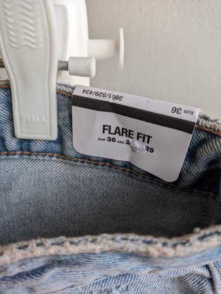 Pantalón Vaquero Flare Fit
