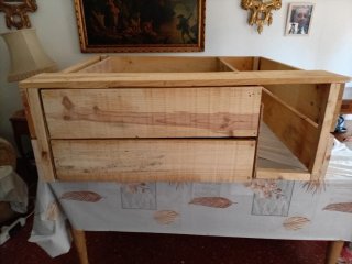 Mueble camper con cajones y hueco