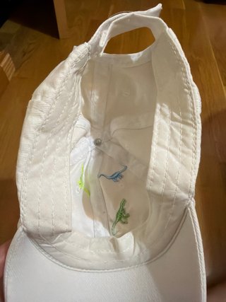 Gorra infantil dinosaurios blanca