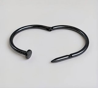 Pulsera Clavo Rígida Negra.