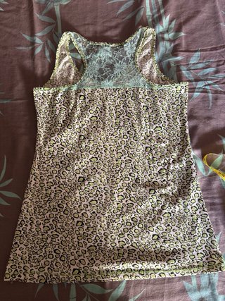 Camiseta tirantes estampado leopardo