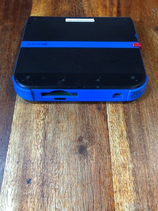 Console 2ds nero blu + caricatore + scatola