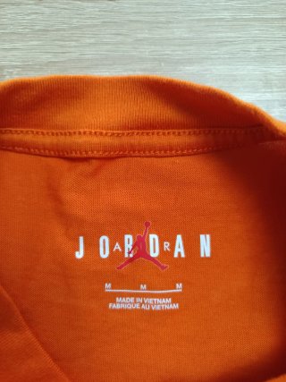 Camiseta Jordan Talla M Naranja