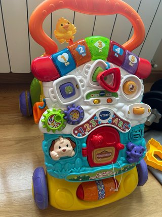 Andador infantil Vtech 2 en 1, muy poco uso.