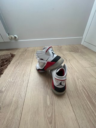 Zapatillas Jordan Mars Blancas y Rojas
