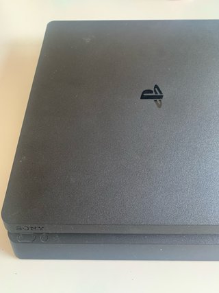 Ps4 Slim 1TB Negra + 2 Mandos