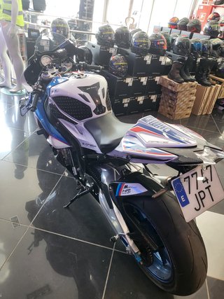 BMW S1000RR Deportiva Azul/Blanca