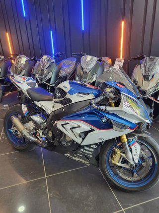 BMW S1000RR Deportiva Azul/Blanca