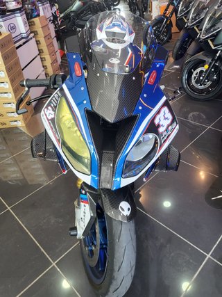 BMW S1000RR Deportiva Azul/Blanca