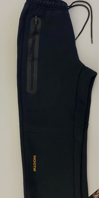Pantalón Chándal Nike Negro y Dorado