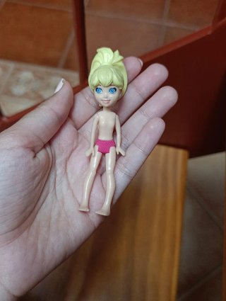Figuras Polly Pocket con Ropa y Accesorios