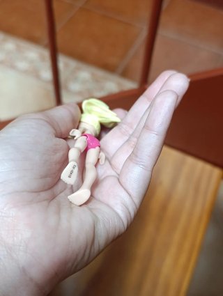 Figuras Polly Pocket con Ropa y Accesorios