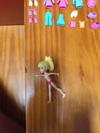 Figuras Polly Pocket con Ropa y Accesorios