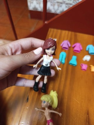 Figuras Polly Pocket con Ropa y Accesorios