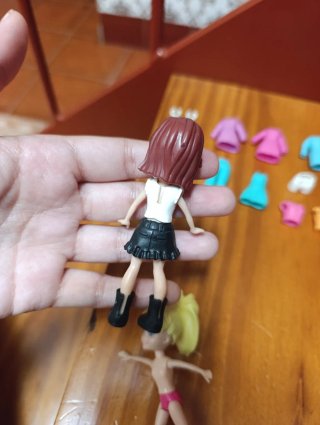 Figuras Polly Pocket con Ropa y Accesorios