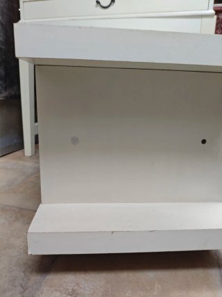 Mesa TV con ruedas y estantes