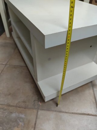Mesa TV con ruedas y estantes