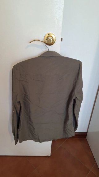 Camisa verde oliva Stradivarius