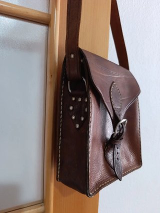 Bolso de cuero marrón