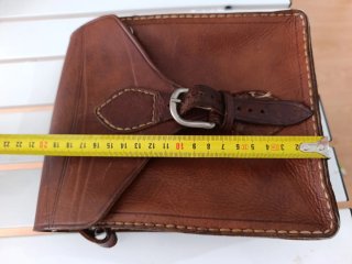 Bolso de cuero marrón