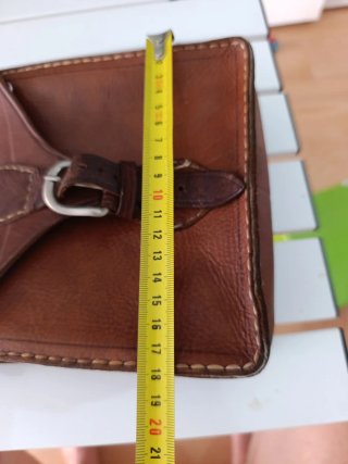 Bolso de cuero marrón
