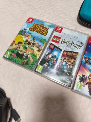 Nintendo Switch Lite + 5 Juegos
