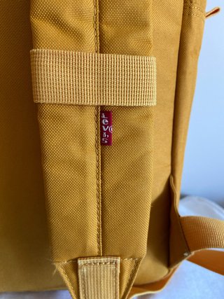 Mochila Levi's Amarilla