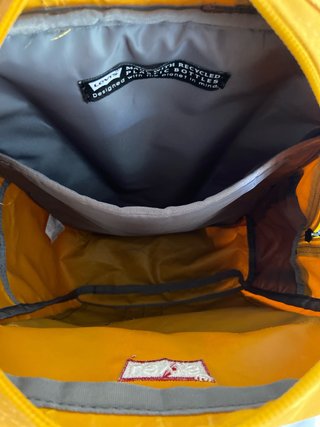 Mochila Levi's Amarilla