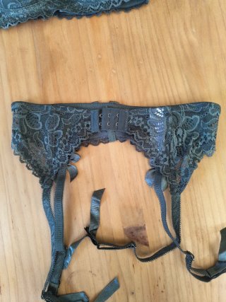 Conjunto lenceria sexy liguero tanga y sujetador