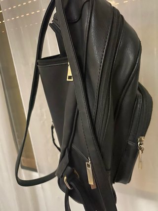 Mochila pequeña negra