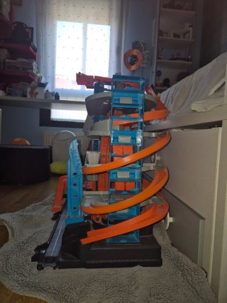 Hot Wheels City Megagaraje Tiburón