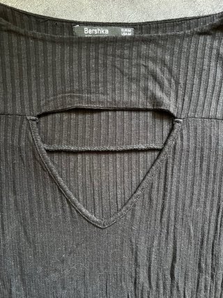 Camiseta Bershka manga larga con escote