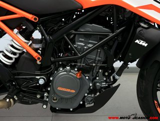 KTM 125 DUKE -APTA B Y A1-