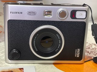 Fujifilm Instax Mini Evo + Funda Original